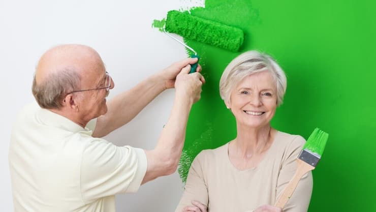קשיש קשישה מבוגרים שיפוץ צבע