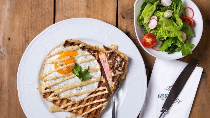 טוסטים מושחתים בארץ (צילום: שרית גופן) טוסטים מושחתים בארץ