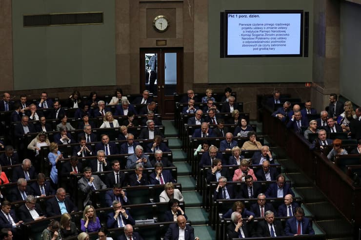 חוק השואה בדיום בפרלמנט בפולין