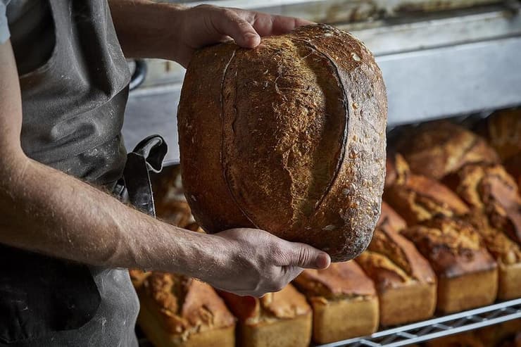 לחם מחמצת אפשר להכין גם בבית  