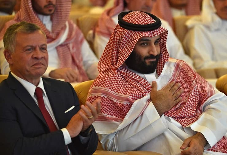 יורש העצר של סעודיה מוחמד בן סלמאן עם עבדאללה מלך ירדן ב ועידה להשקעות בינלאומיות ריאד