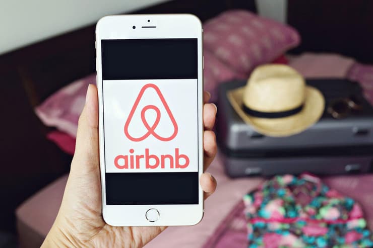 לוגו airbnb 