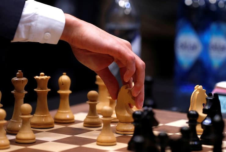 גמר אליפות העולם בשחמט מגנוס קרלסן פאביו קרואנה