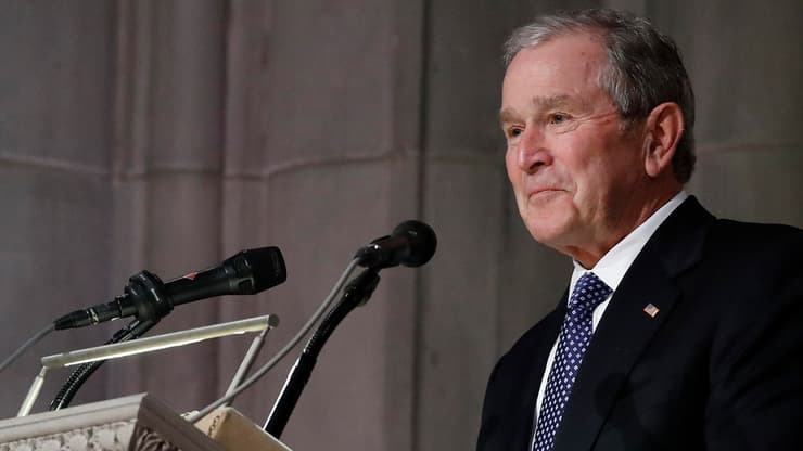 ג'ורג' בוש בוכה בהספד על אביו