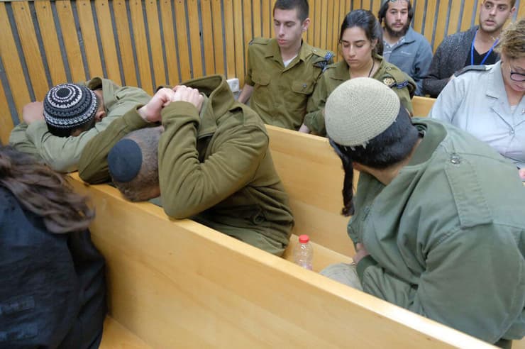 אחד החיילים החשודים בהכאת פלסטינים בבית הדין הצבאי ביפו 