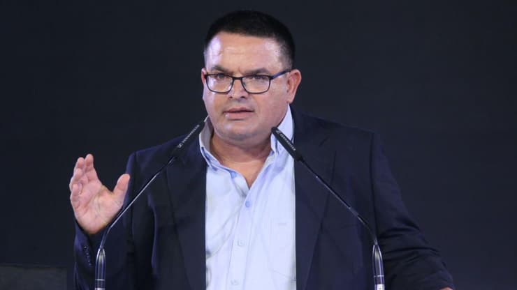 מיכאל ביטון חבר מפלגתו של בני גנץ חוסן לישראל בחירות 2019