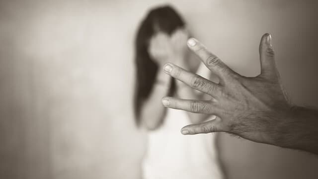 אילוס אונס/התעללות אונס תקיפה מינית אלימות אישה נשים