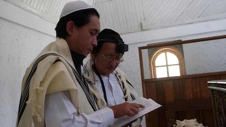 אינדונזיה יהודים בית כנסת ב טונדנו