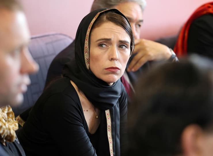 ראש ממשלת ניו זילנד ג'סינדה ארדרן אחרי הטבח נגד מוסלמים ב מסגדים