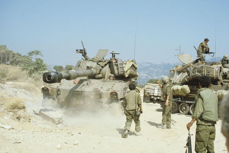 ארכיון 1982 חיילים צה"ל ב ביירות לבנון מבצע שלום הגליל מלחמת לבנון הראשונה