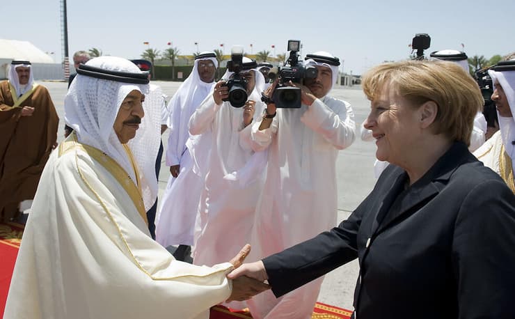 ראש הממשלה הנצחי חליפה בין סלמן אל חליפה נפגש עם קנצלרית גרמניה אנגלה מרקל