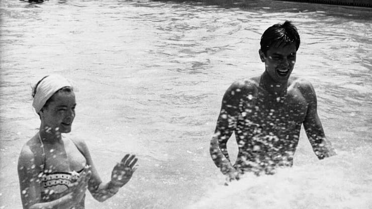 אלן דלון ורומי שניידר מבלים במונטה קרלו (1961)