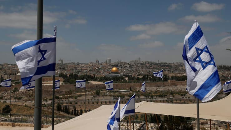 נערכים לחגיגות יום העצמאות בירושלים