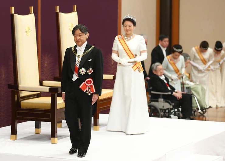 קיסר יפן נארוהיטו בטקס הכתרתו