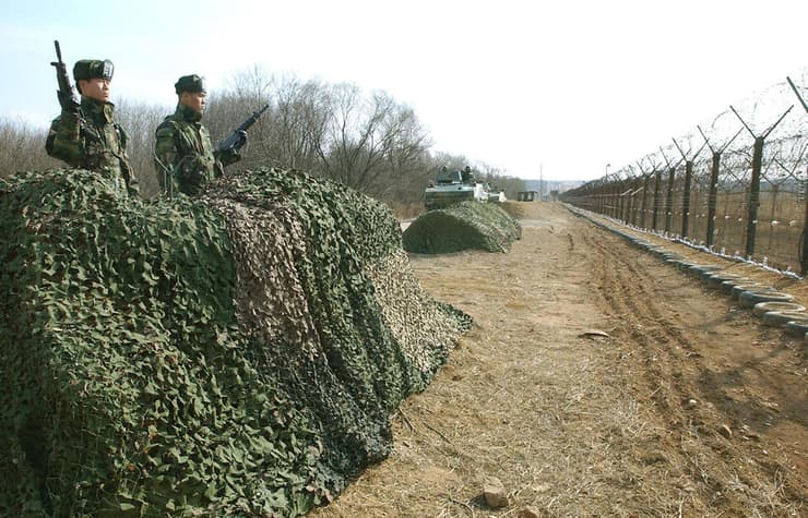 ארכיון חיילים מ דרום קוריאה האזור המפורז גבול צפון קוריאה