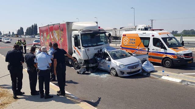 תאונת דרכים רכב משאית כביש 7