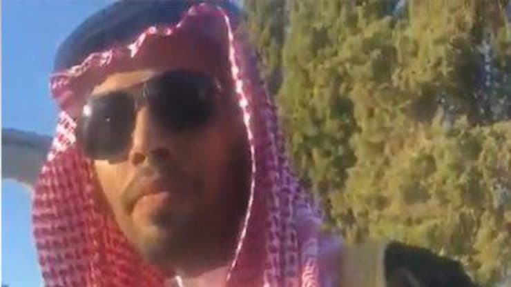מוחמד סעודבלוגר סעודי המבקר בישראל הותקף במהלך ביקור שלו בהר הבית, בזמן שביקש ללכת להתפלל במסגד אל אקצא.