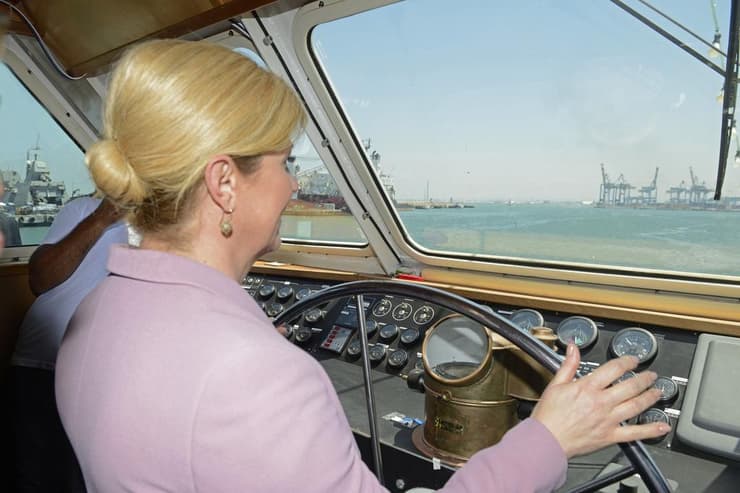 נשיאת קרואטיה קולינדה גרבר-קיטרוביץ' מפליגה ב"נסיכת הכרמל"