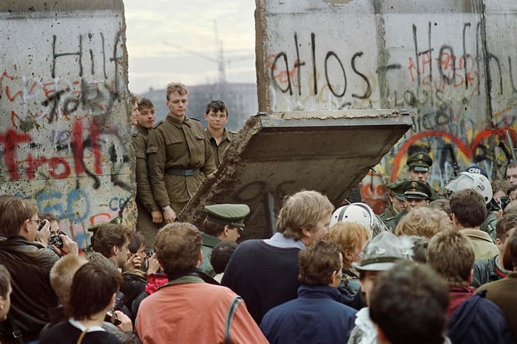 נפילת חומת ברלין נובמבר 1989 גרמניה