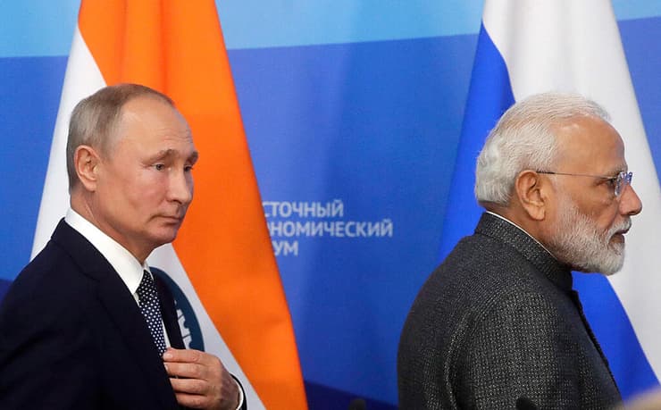 ראש ממשלת הודו נרנדרה מודי פגישה נפגש עם נשיא רוסיה ולדימיר פוטין
