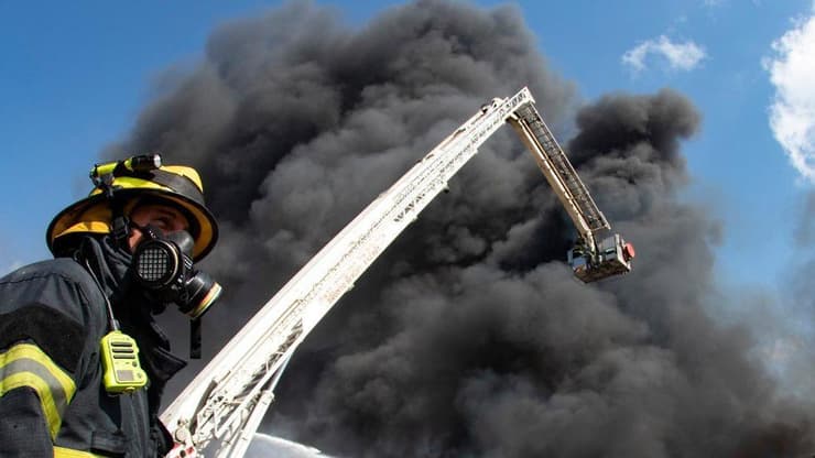 שריפה במפעל שמן בחיפה