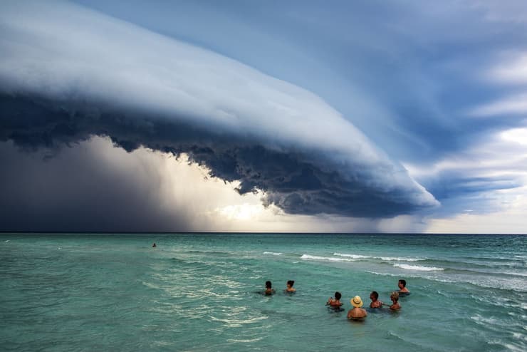 סערה מתקרבת בוואראדרו שבקובה