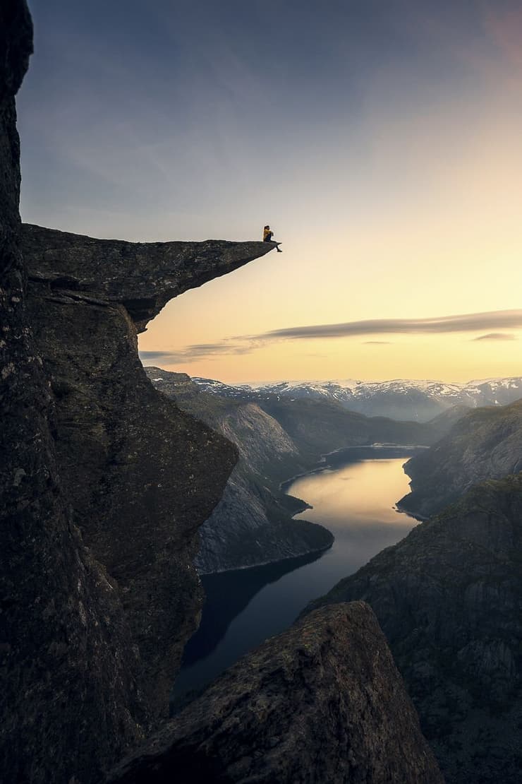 מדף הסלע בטרוטונגה שבנורווגיה