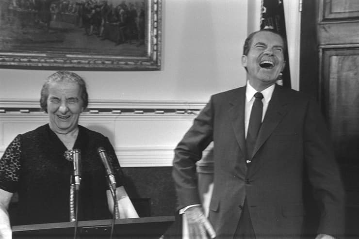 גולדה מאיר וריצ'רד ניקסון – מתוך התערוכה במוזיאון הפתוח בתפן
