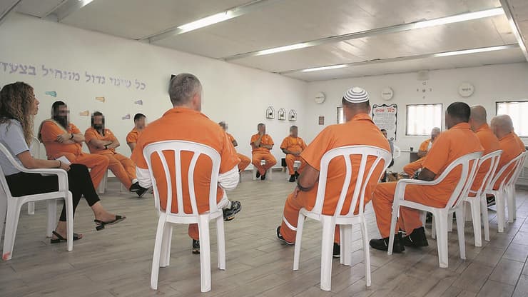 תמונת מפגש האסירים