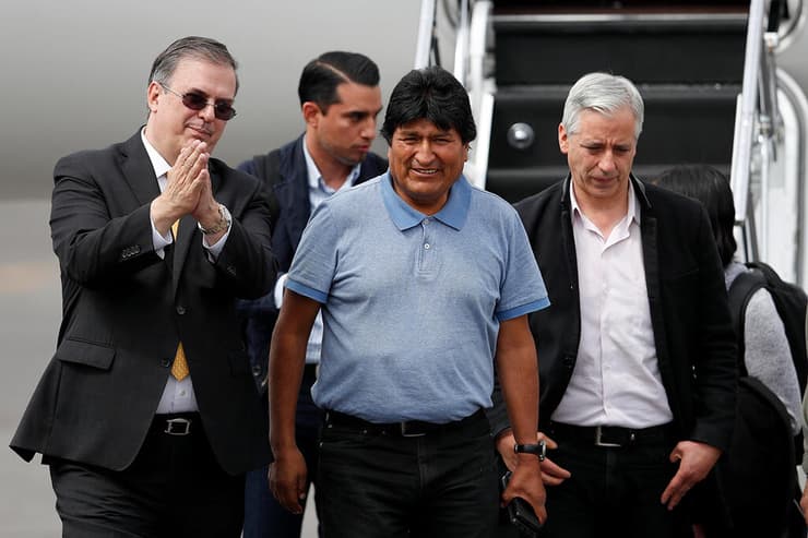 אבו מוראלס נשיא בוליביה לשעבר נוחת ב מקסיקו מקלט מדיני