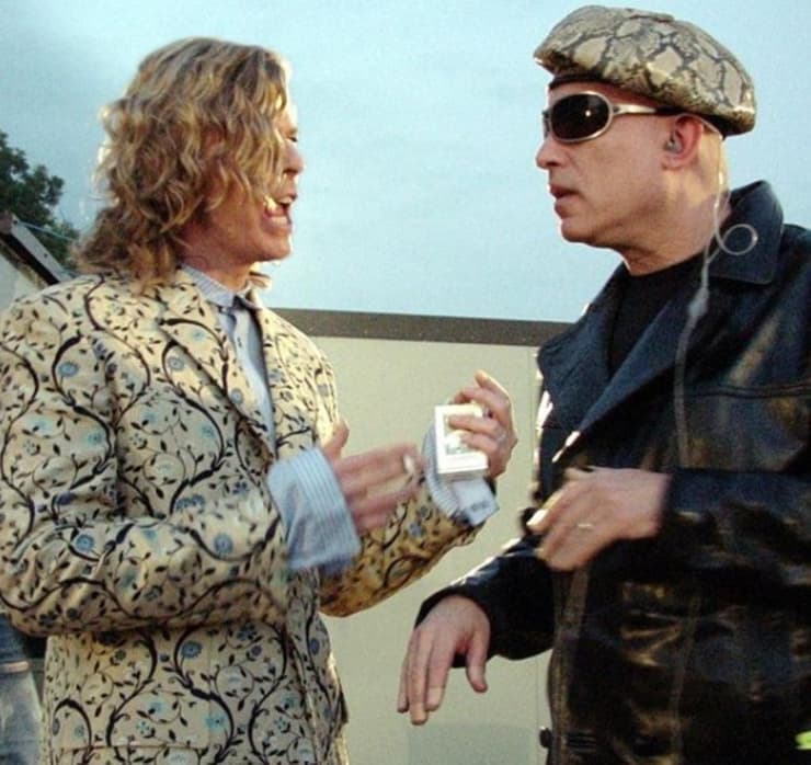 מייק גרסון ודייוויד בואי בפסטיבל גלסטונברי, 2000