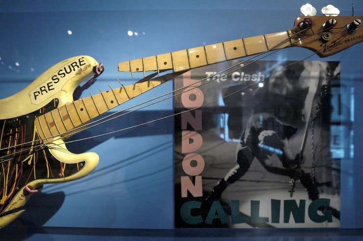 הגיטרה של פול סימונון