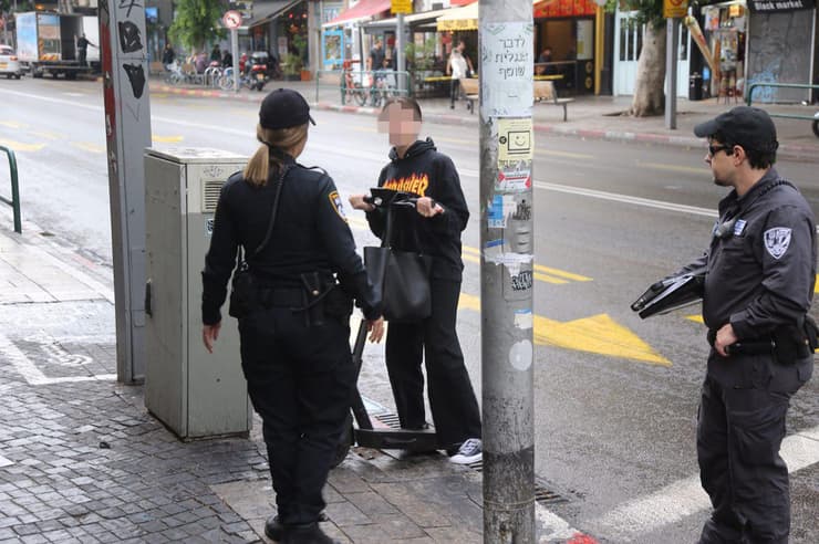 אכיפת משטרת ישראל רוכבי אופניים וקורקינטים בת"א 