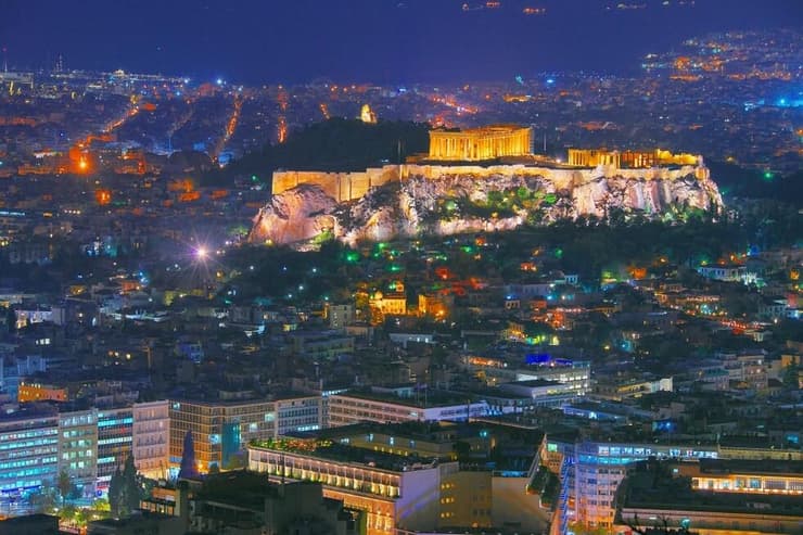 גבעת אקרופוליס מוארת בלילה, אתונה
