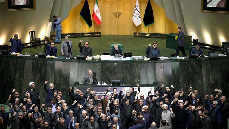 קריאות מוות לאמריקה פרלמנט איראן 
