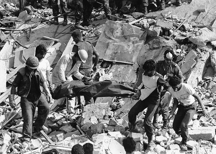 ארכיון 1983 פיגוע טרור איראן בסיס כוח רב לאומי ב ביירות לבנון