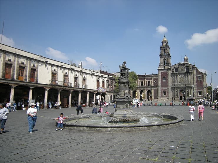 כיכר Plaza Santo Domingo