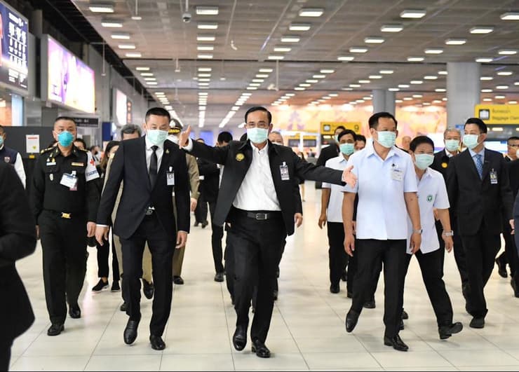 ראש ממשלת תאילנד בנמל התעופה בבנגקוק