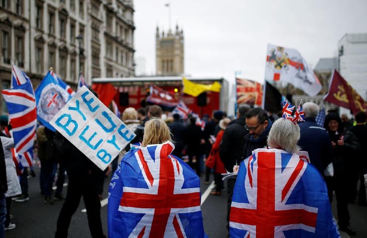 בריטניה פרשה, אבל עדיין כרוכה כלכלית. זה ייגמר ב-31 בדצמבר 