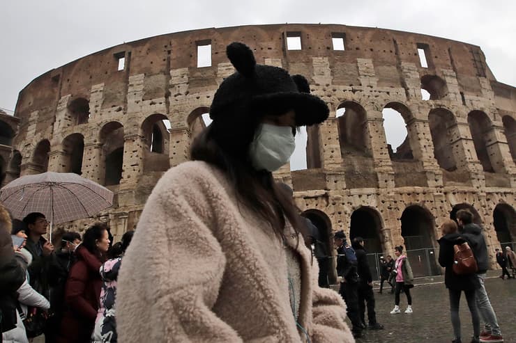 נגיף קורונה סין תיירת מ שנגחאי ב רומא קולוסיאום איטליה