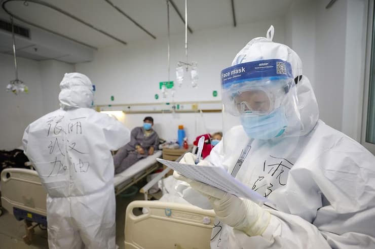 בית חולים רופאים מטפלים ב חולים נגיף קורונה ווהאן סין