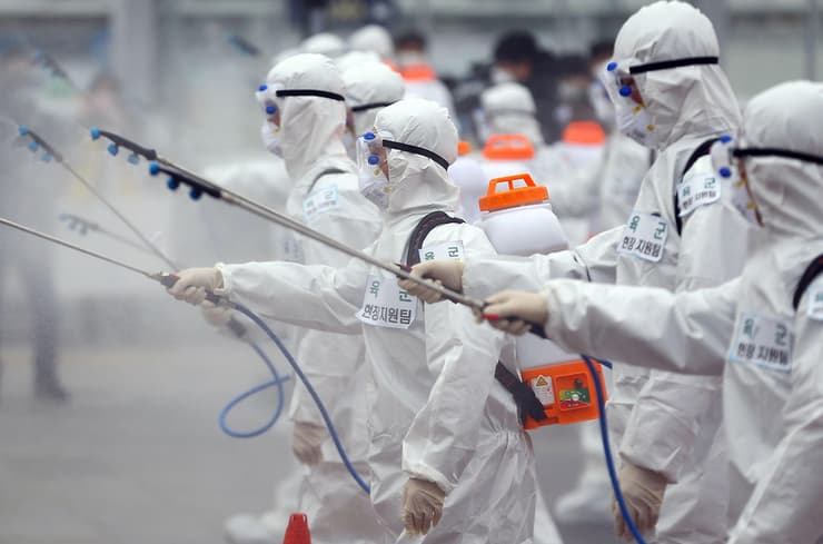 צוותי חיטוי ב דגו דרום קוריאה חשש מ נגיף וירוס קורונה