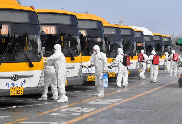 חיטוי וניקוי אוטובוסים בדרום קוריאה