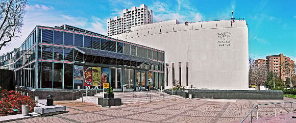 ארבע קומות של תצוגות ותערוכות. המוזיאון ביוסטון 