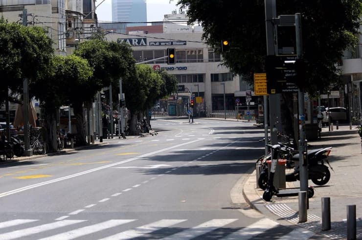 כבישים ריקים בתל אביב בשל הסגר בצל נגיף הקורונה