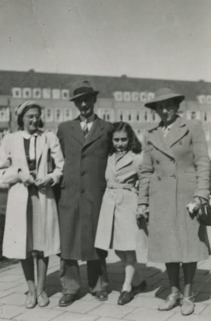 משפחת פרנק בהרכב מלא, אפריל1941