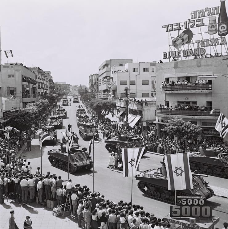  טנקים במצעד העצמאות בתל אביב, 1955