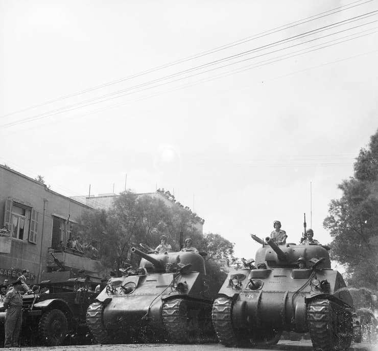  מצעד צבאי ברחוב אלנבי בתל אביב, 1955 
