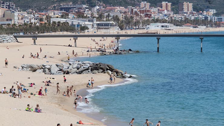 חוף ים ברצלונה ספרד 