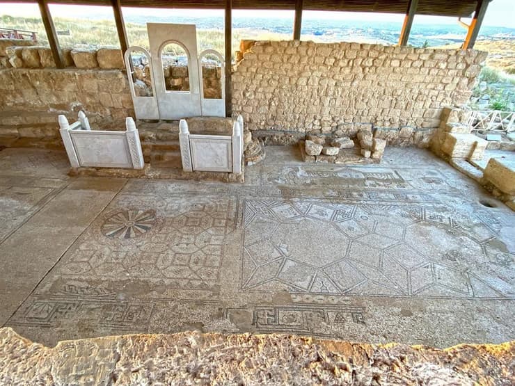 רצפת הפסיפס בבית הכנסת בסוסיא